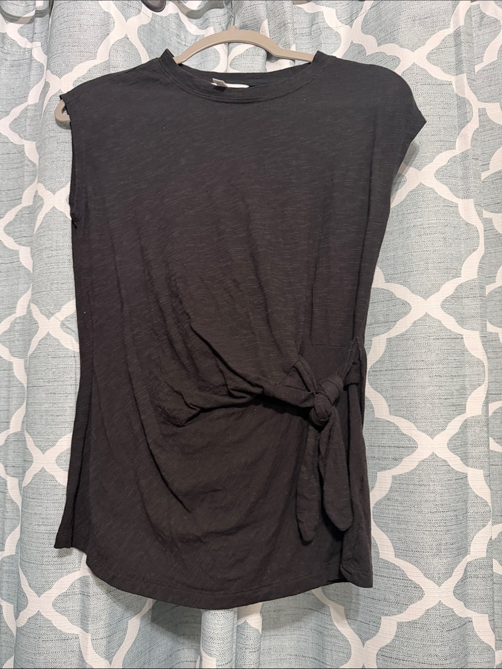 Time and Tru Black Sleeveless Knot-Front Tank